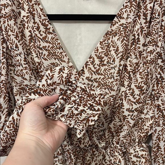 &Merci Elegant‎ Brown Leaf Print V-Neck Peplum Blouse Long Sleeve Romantic Top - Picture 3 of 8
